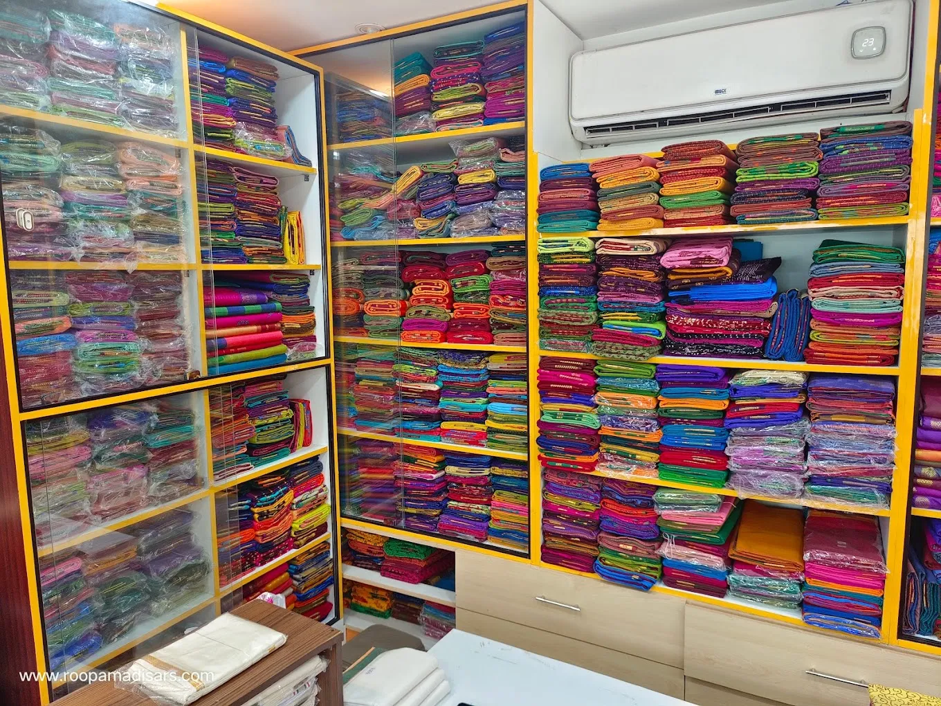 Roopa Cloth Store